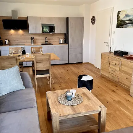 Panorama Mountainview 208